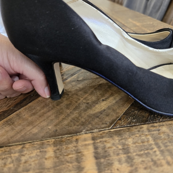 Shoes - Picture 3 of 5